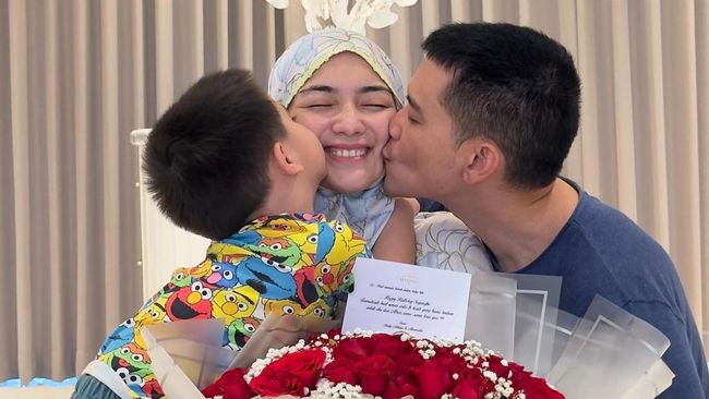 7 Potret Citra Kirana Ultah ke-30, Dirayakan Bersama Anak dan&nbsp;Suami
