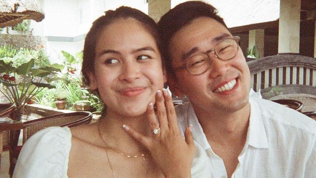 Romantis! Maudy Ayunda Ciptakan Lagu Berjudul Cahaya Tentang Jesse Choi, Ini&nbsp;Maknanya