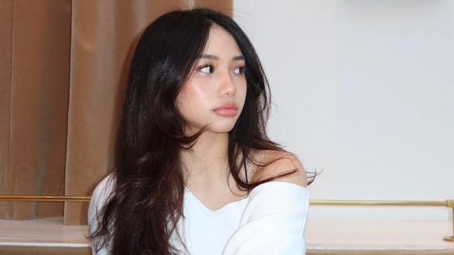 7 Potret Jasmine Abeng Anak Ririn Ekawati yang Kuliah di Amerika&nbsp;Serikat