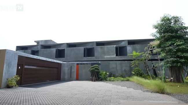 5 Potret Rumah Megah Dokter Tompi, Kamar Tidurnya Super Luas&nbsp;Bun