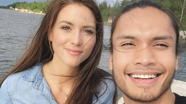 Cerita Istri Randy Pangalila Tinggalkan Karier Mapan di Kanada demi Ikut&nbsp;Suami