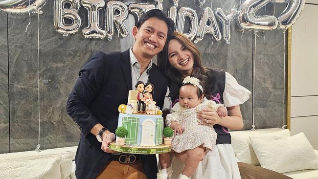 5 Potret Ultah Sabrina Anggraini ke-29, Dirayakan Bareng Suami dan&nbsp;Anak