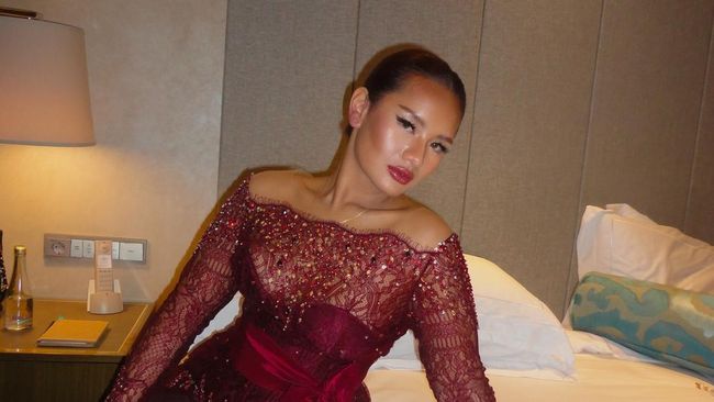 5 Potret Zahwa Massaid di Hari Pernikahan Aaliyah, Mulai Riasan hingga&nbsp;Gaun