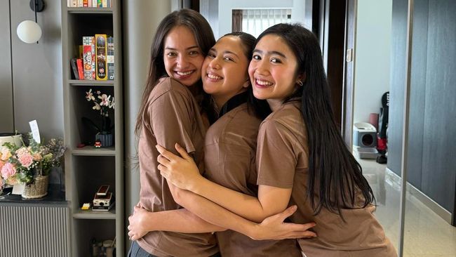 5 Potret Keseruan Ultah Ke-32 Enzy Storia Bertema Potato, Sekaligus Jawab Dugaan&nbsp;Hamil