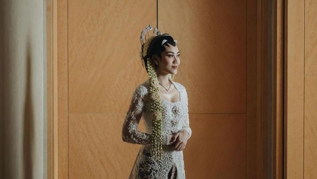 Tips Diet Aaliyah Massaid yang Tampil Langsing Saat Nikah dengan&nbsp;Thariq