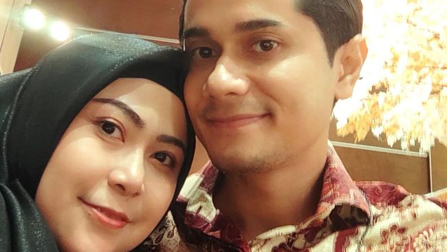7 Potret Keluarga Pesinetron Ferdi Ali, Adem dan Mesra Meski Istri Sering Dinyinyiri&nbsp;Netizen