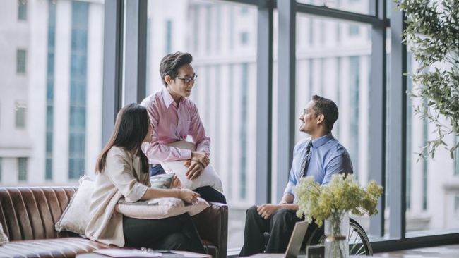 Perbedaan Gen Z vs Milenial di Tempat Kerja, Siapa yang Lebih&nbsp;Tangguh?