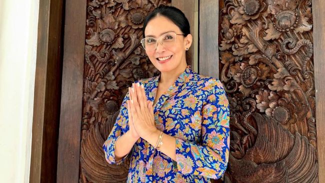 7 Potret Terbaru Rieke Diah Pitaloka, Banjir Dukungan Usai Tolak Program Pensiun&nbsp;Tambahan