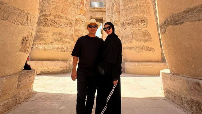 5 Potret Ratna Galih dan Suami Liburan ke Mesir, Wisata Sekaligus Belajar&nbsp;Sejarah