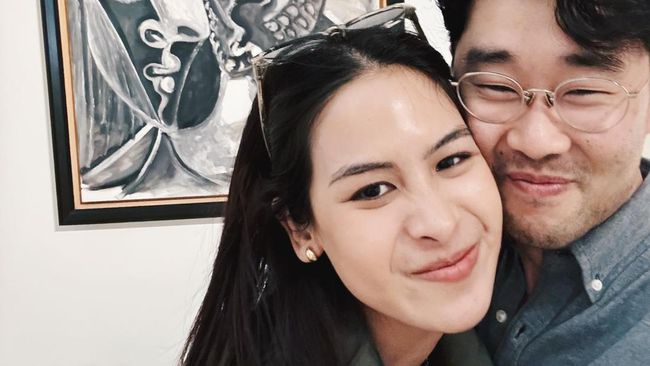 5 Potret Maudy Ayunda dan Suami Korea Jesse Choi Liburan di&nbsp;Eropa