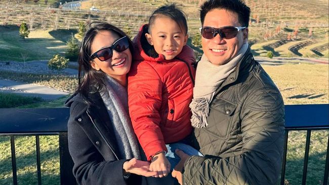 5 Potret Rini Yulianti dan Suami Korea yang Baru Ultah ke-50, Sebut Hidup Sangat&nbsp;Indah