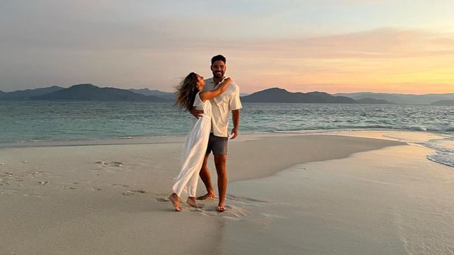 7 Potret Romantis Nadine Kaiser Putri Susi Pudjiastuti dan Suami&nbsp;Bule