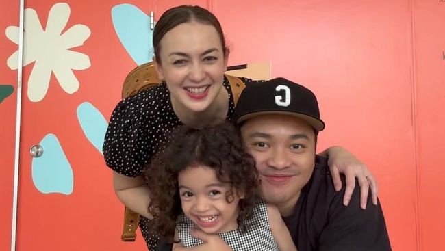 Kisah Cinta Rianti Catwright dan Suami, 9 Th Menanti Momongan hingga Menikah&nbsp;Ulang