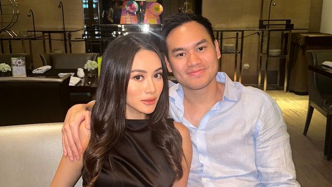 5 Potret Mesra Merdianti Octavia dan Sang Suami Rama Sahetapy, Kompak Bikin Konten&nbsp;Bersama