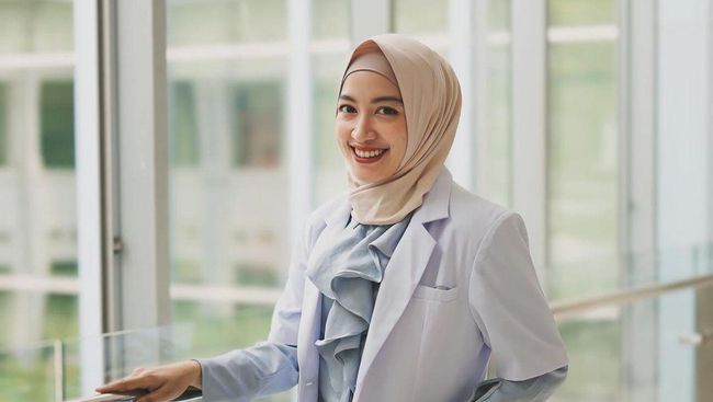 Alih Profesi, Intip Potret Maissy Eks Penyanyi Cilik Kini Jadi Dokter Penyakit&nbsp;Dalam